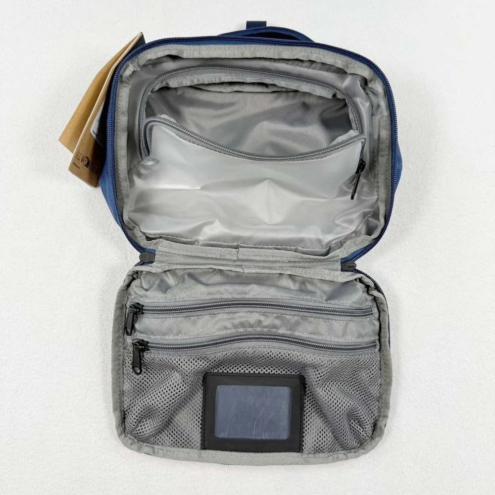 The North Face Base Camp Voyager Dopp Toiletry Kit Bag Size OS Shady Blue NEW